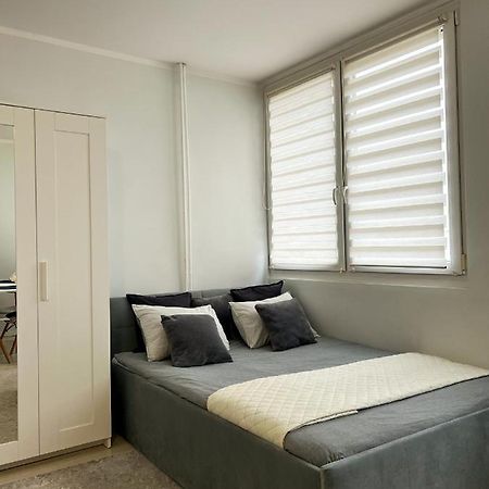 Przytulna Kawalerka Apartment Warsawa Bagian luar foto